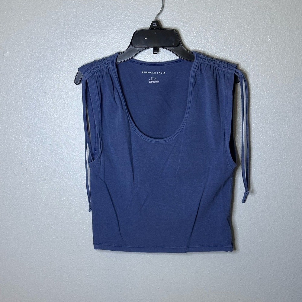American Eagle Women Blue Crop top size small‎